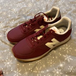 NWOB New Balance Sneakers - Sz 6